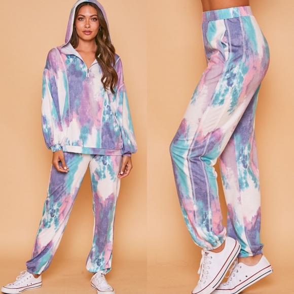 🚨24 HOUR SALE🚨Dye Hard Tie Dye Set - Picture 4 of 5